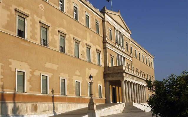 Στη δίνη των πολιτικών διεργασιών αυτή την εβδομάδα η Βουλή